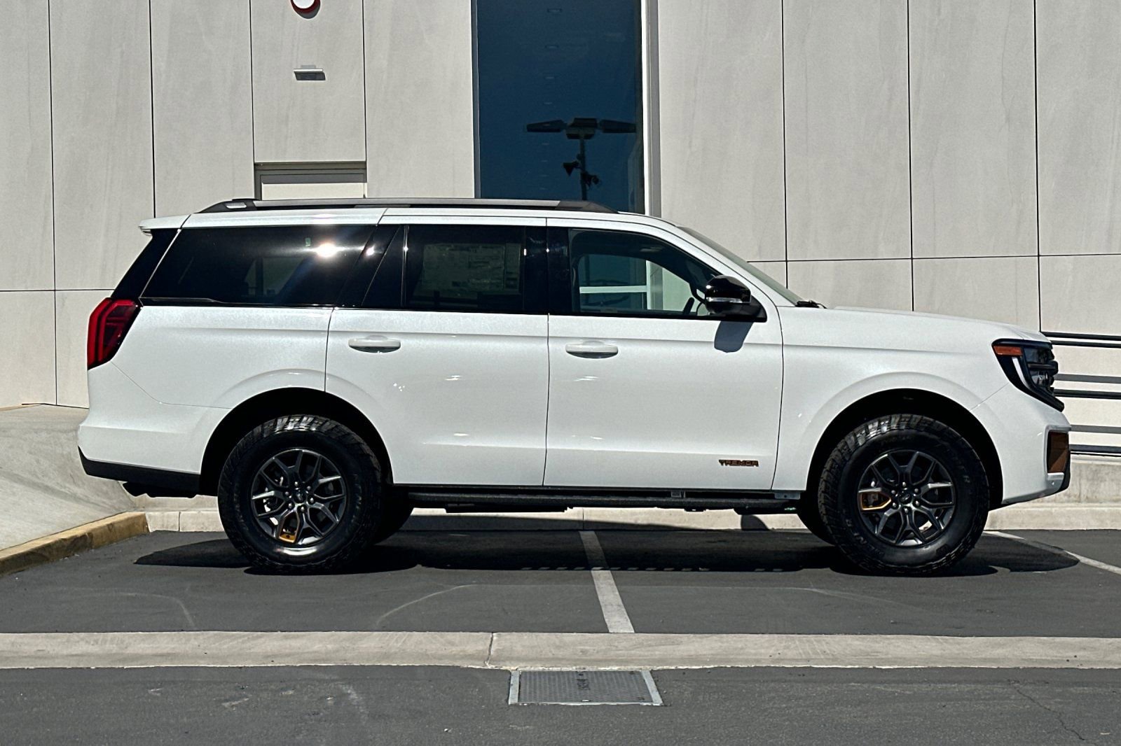 New 2026 Ford Expedition Tremor image 2