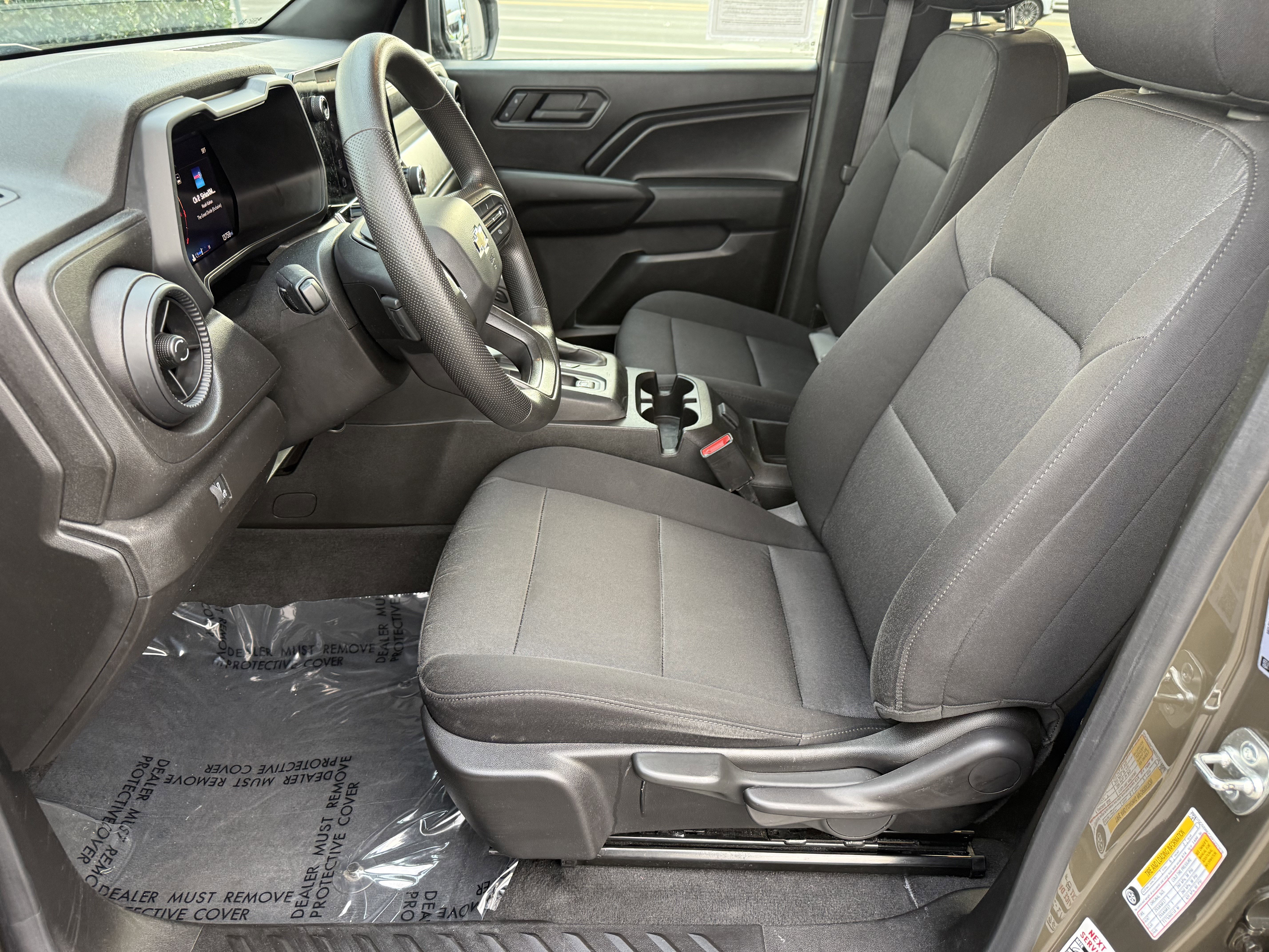 Used 2024 Chevrolet Colorado W/T image 13