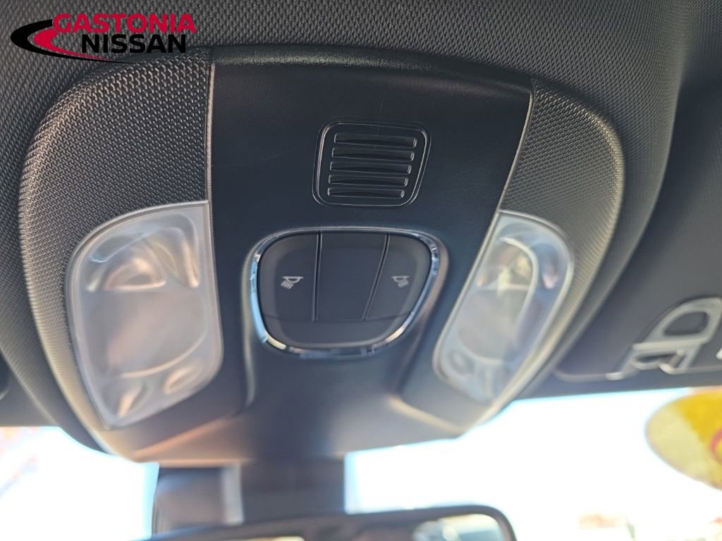 Used 2025 Jeep Compass Sport image 35