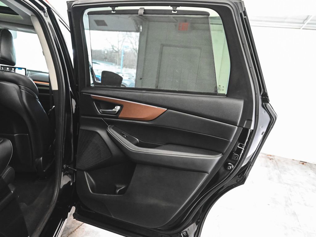 Used 2022 Acura MDX SH-AWD w/ Technology Package image 14