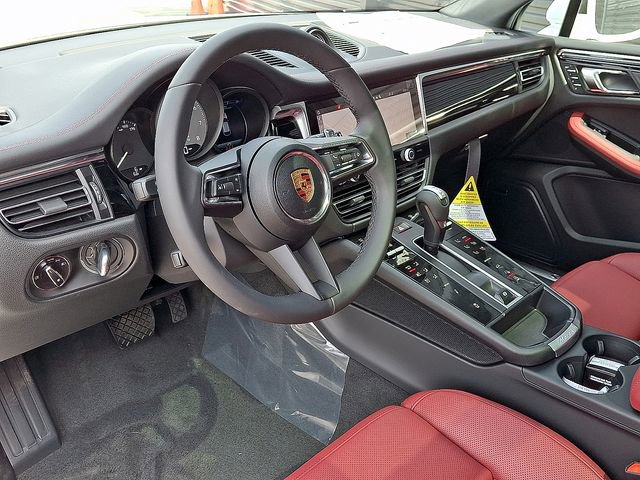 New 2026 Porsche Macan S AWD/4WD image 4