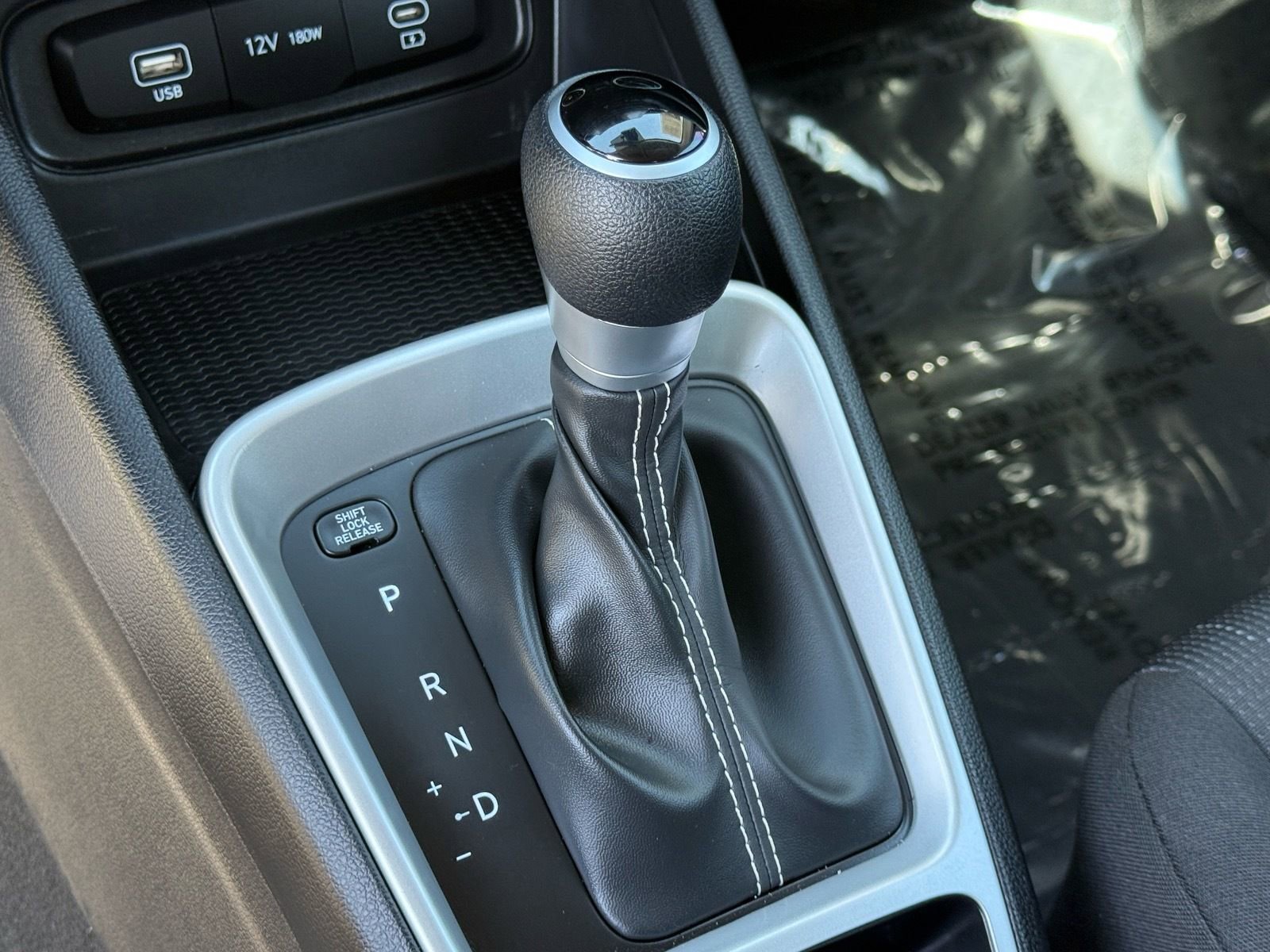 Used 2025 Hyundai Venue SE image 26