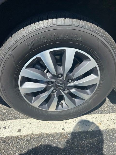 Used 2025 Chrysler Pacifica Select FWD image 15
