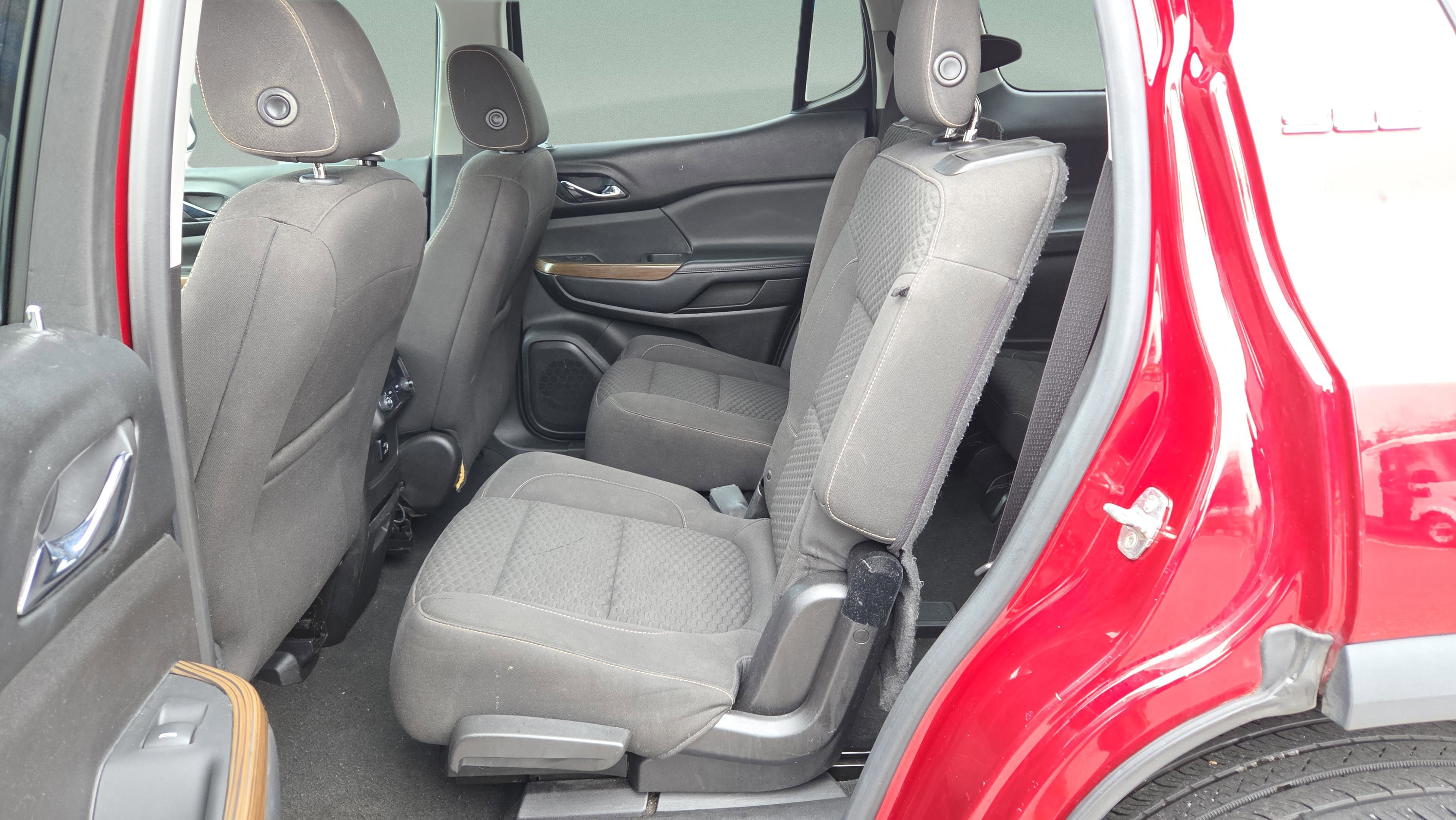 Used 2018 GMC Acadia SLE image 12