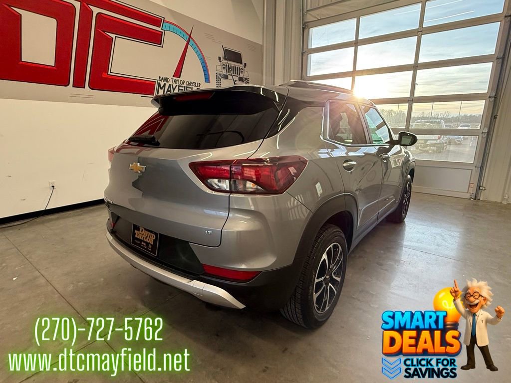 Used 2025 Chevrolet TrailBlazer LT image 2