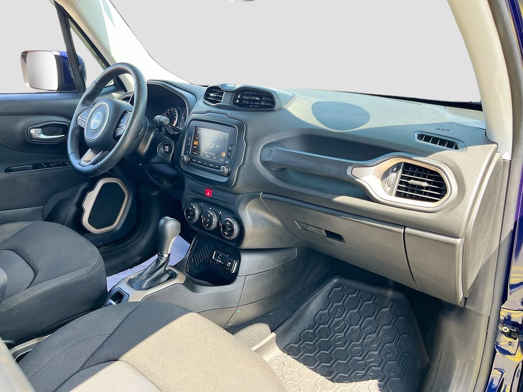 Certified 2016 Jeep Renegade Latitude image 26