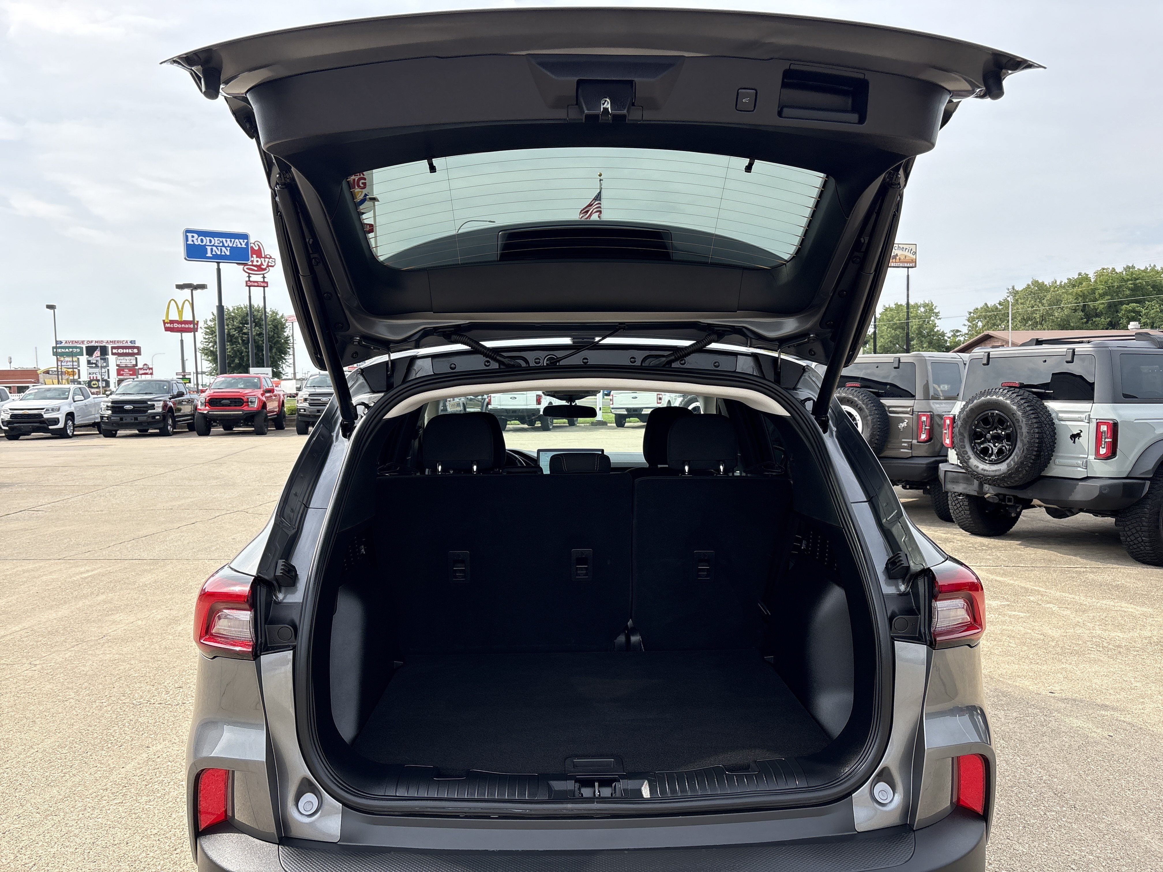 Used 2026 Ford Escape Active w/ Tech Pack #1 AWD/4WD image 6