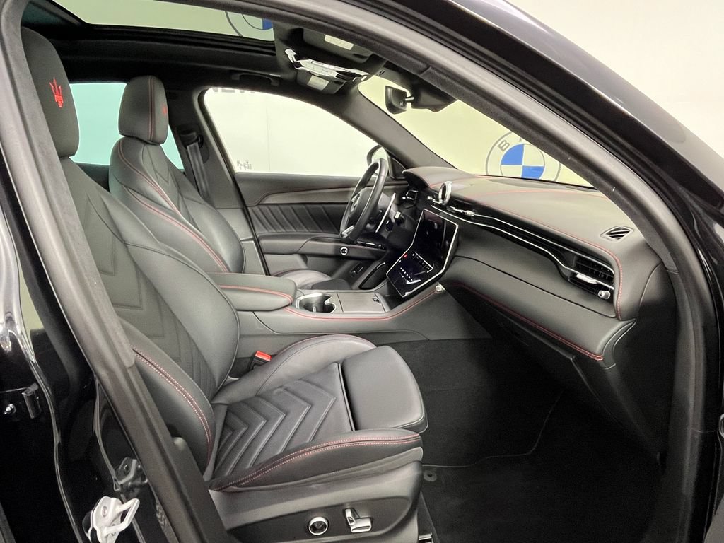 Used 2024 Maserati Grecale Trofeo AWD/4WD image 25