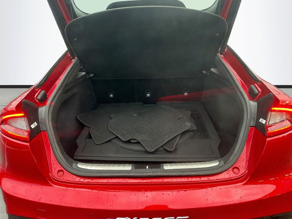 Used 2018 Kia Stinger GT2 RWD image 27
