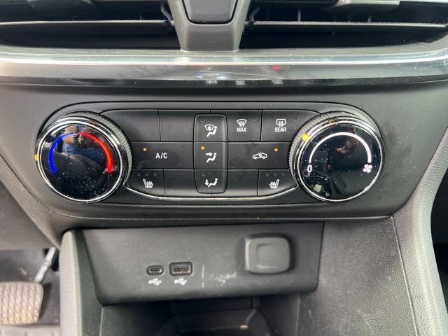 Used 2024 Buick Encore GX Preferred w/ Comfort Package FWD image 25