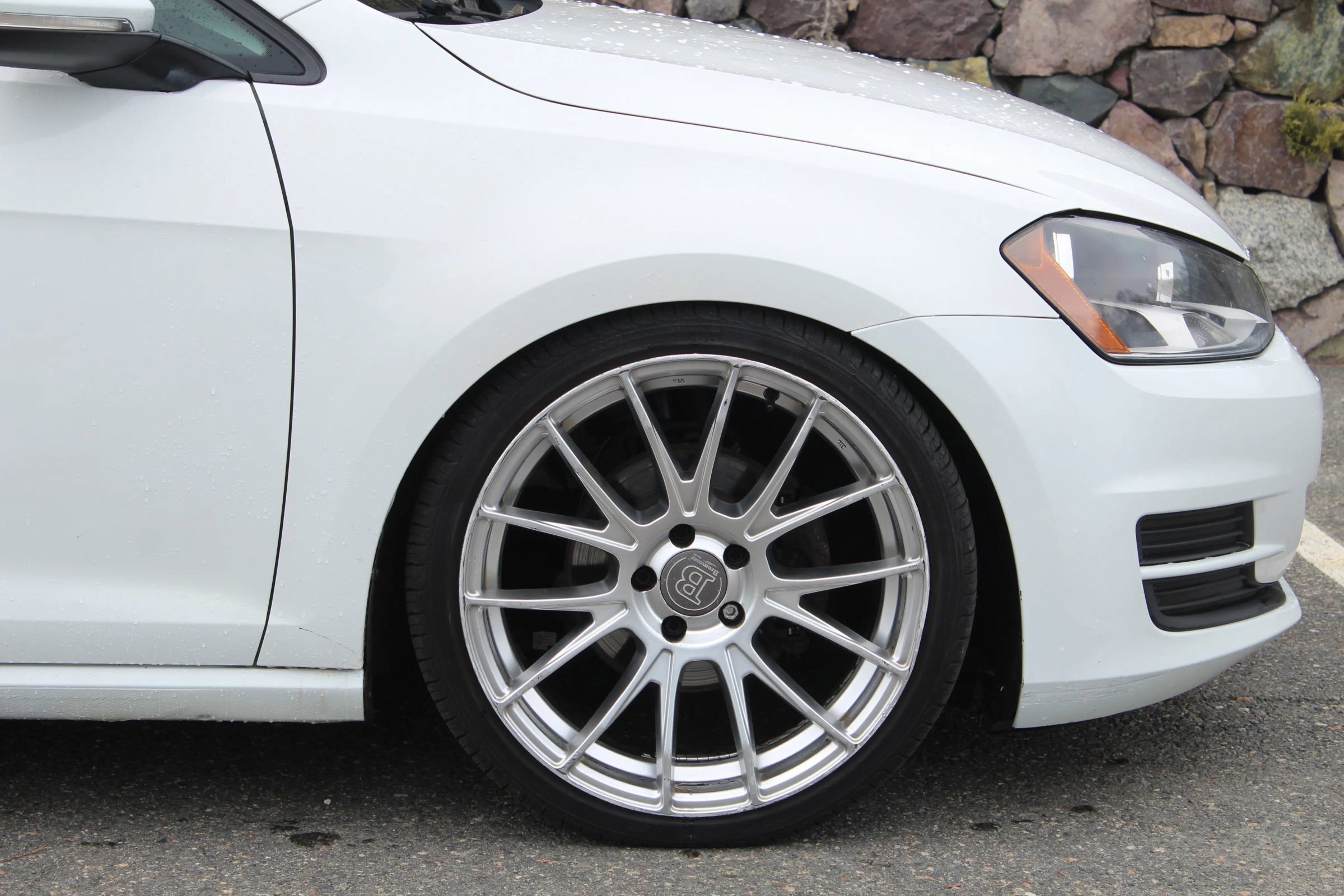 Used 2017 Volkswagen Golf Wolfsburg Edition image 35