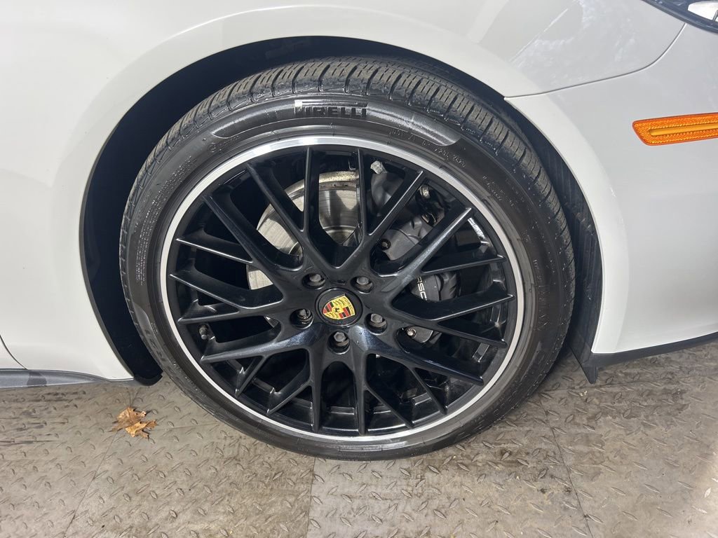 Certified 2023 Porsche Panamera 4 Platinum Edition image 11