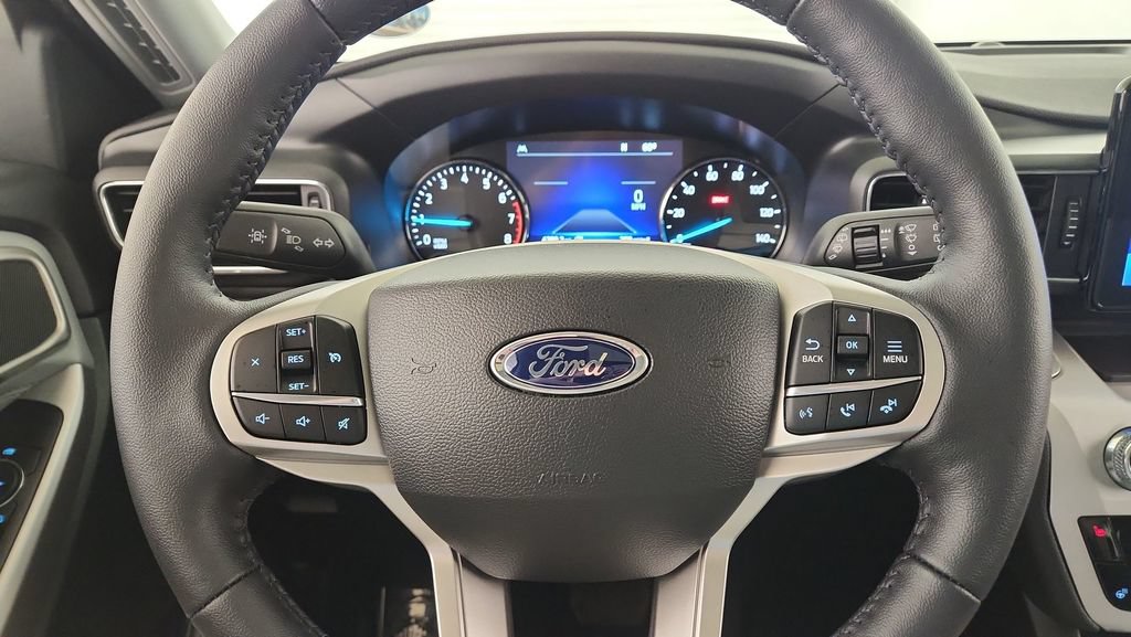 New 2024 Ford Explorer XLT w/ Equipment Group 202A AWD/4WD image 28