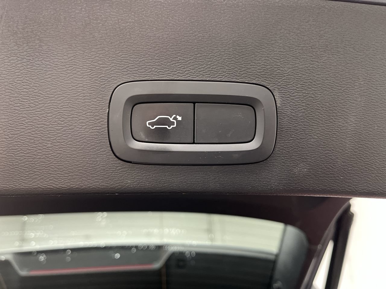 Used 2023 Volvo XC40 B5 Core AWD/4WD image 28