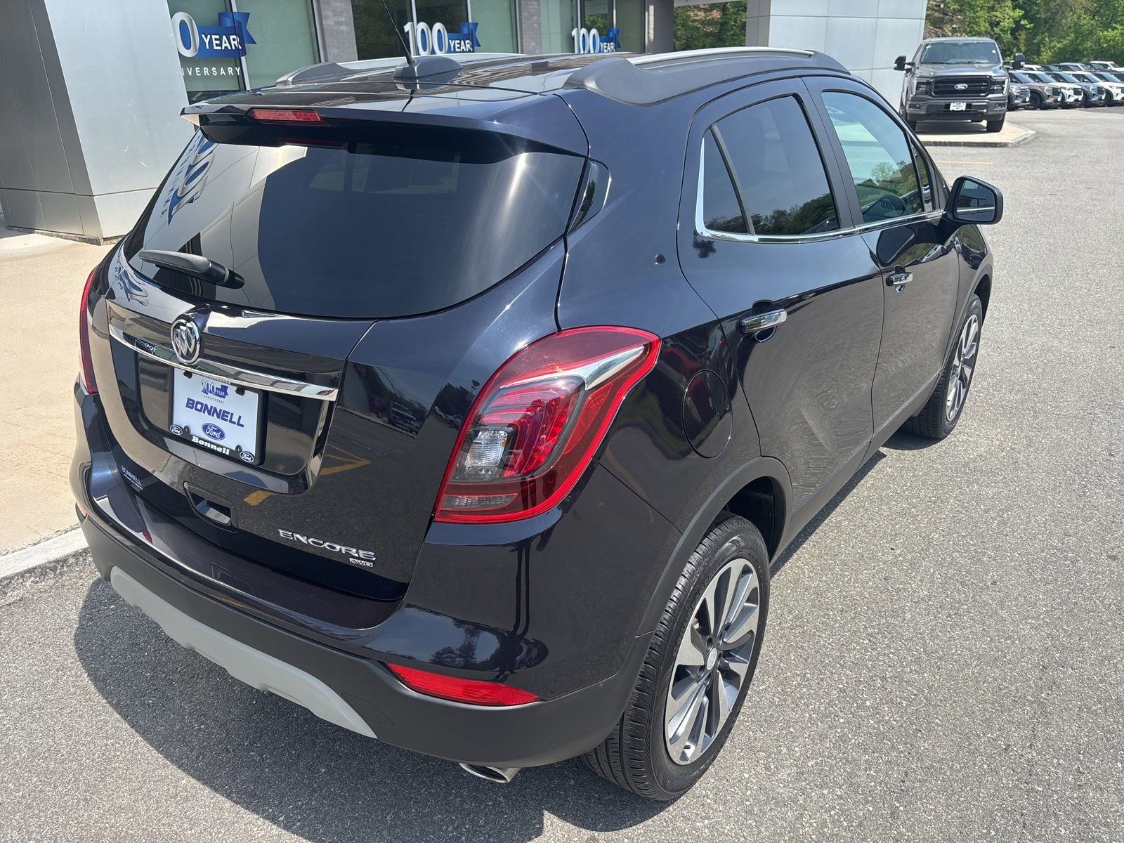 Used 2022 Buick Encore Preferred w/ Safety Package AWD/4WD image 3