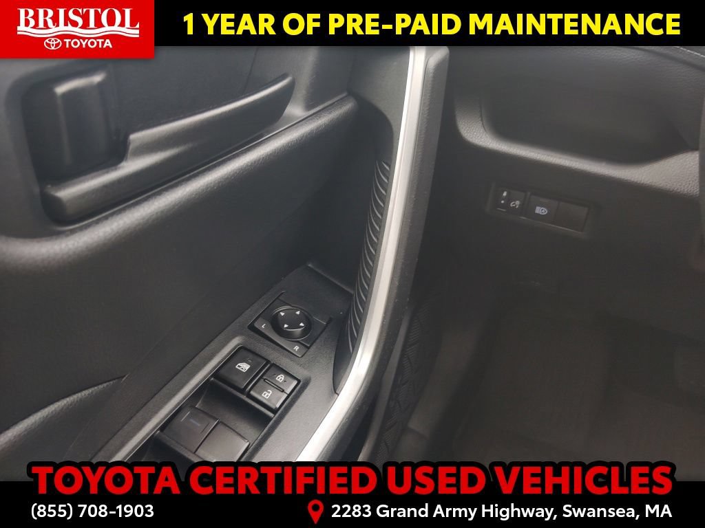 Certified 2021 Toyota RAV4 LE AWD/4WD image 19