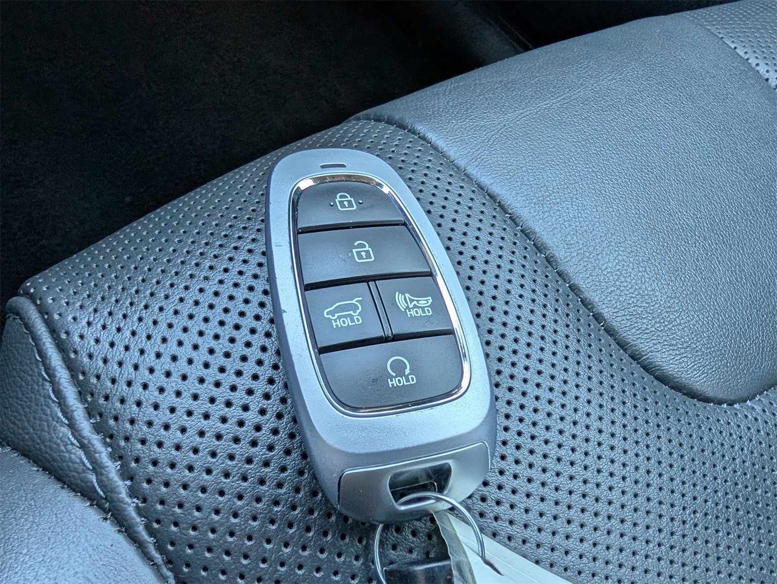 Used 2023 Hyundai Santa Fe Limited image 37