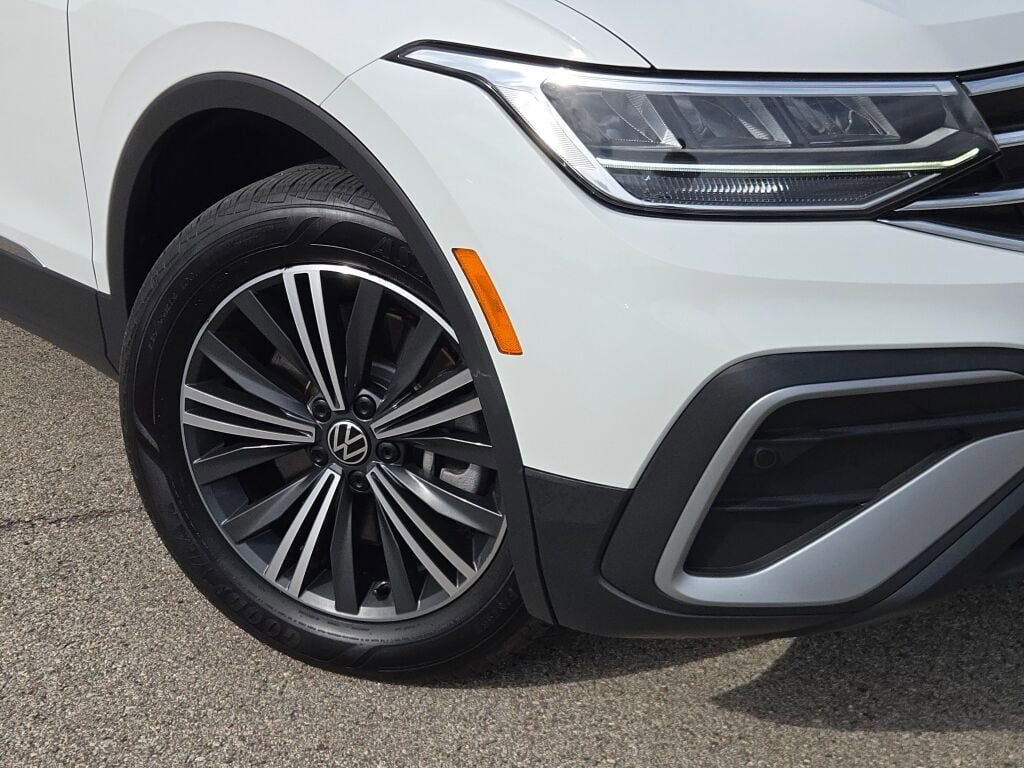Used 2024 Volkswagen Tiguan Wolfsburg Edition FWD image 3