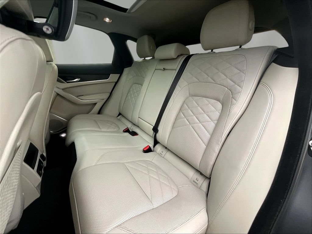 Used 2022 Jaguar F-PACE S AWD/4WD image 21