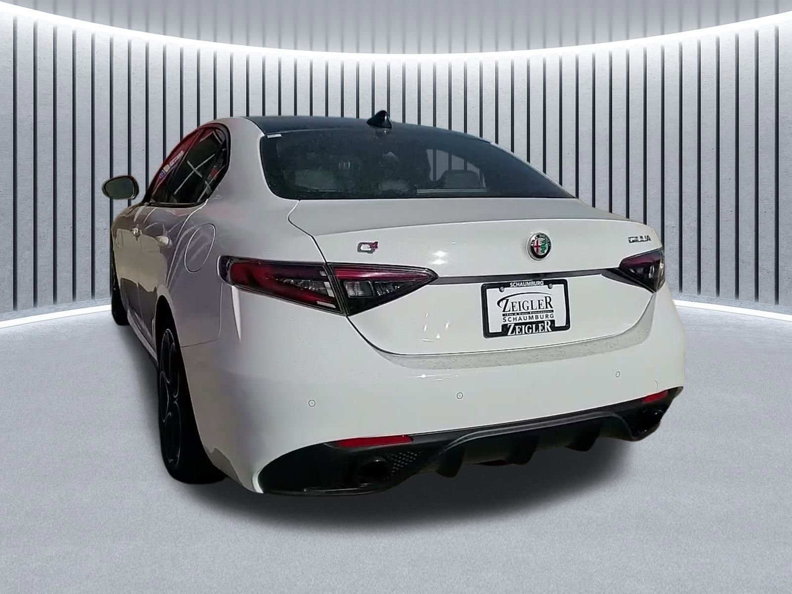 New 2025 Alfa Romeo Giulia AWD image 13