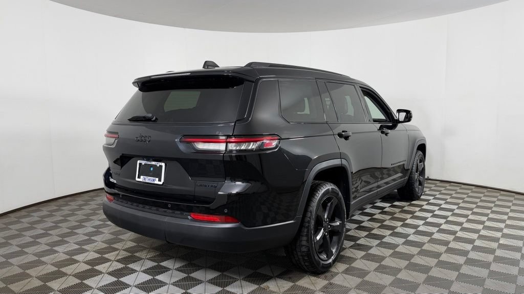 Used 2023 Jeep Grand Cherokee L Limited w/ Black Appearance Package AWD/4WD image 9