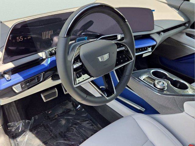 New 2027 Cadillac Optiq Luxury AWD/4WD image 14