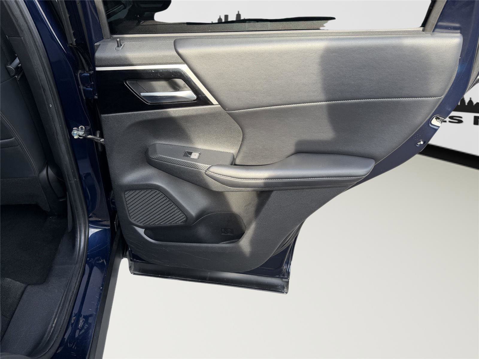 Used 2022 Mitsubishi Outlander SE image 28