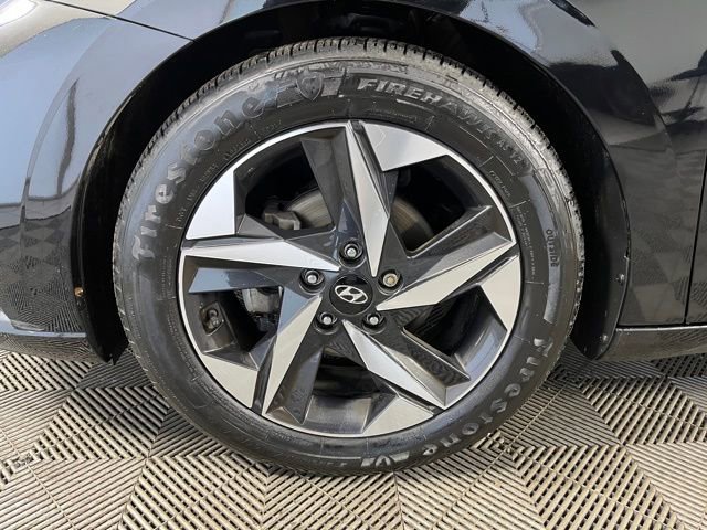 Used 2023 Hyundai Elantra Limited image 10