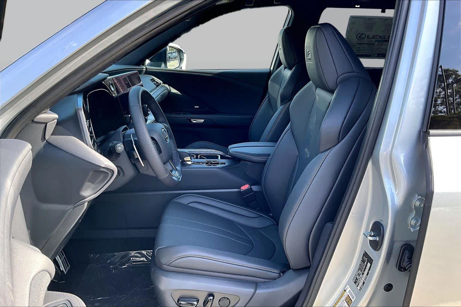 New 2026 Lexus TX 500h AWD w/ Technology Package image 18