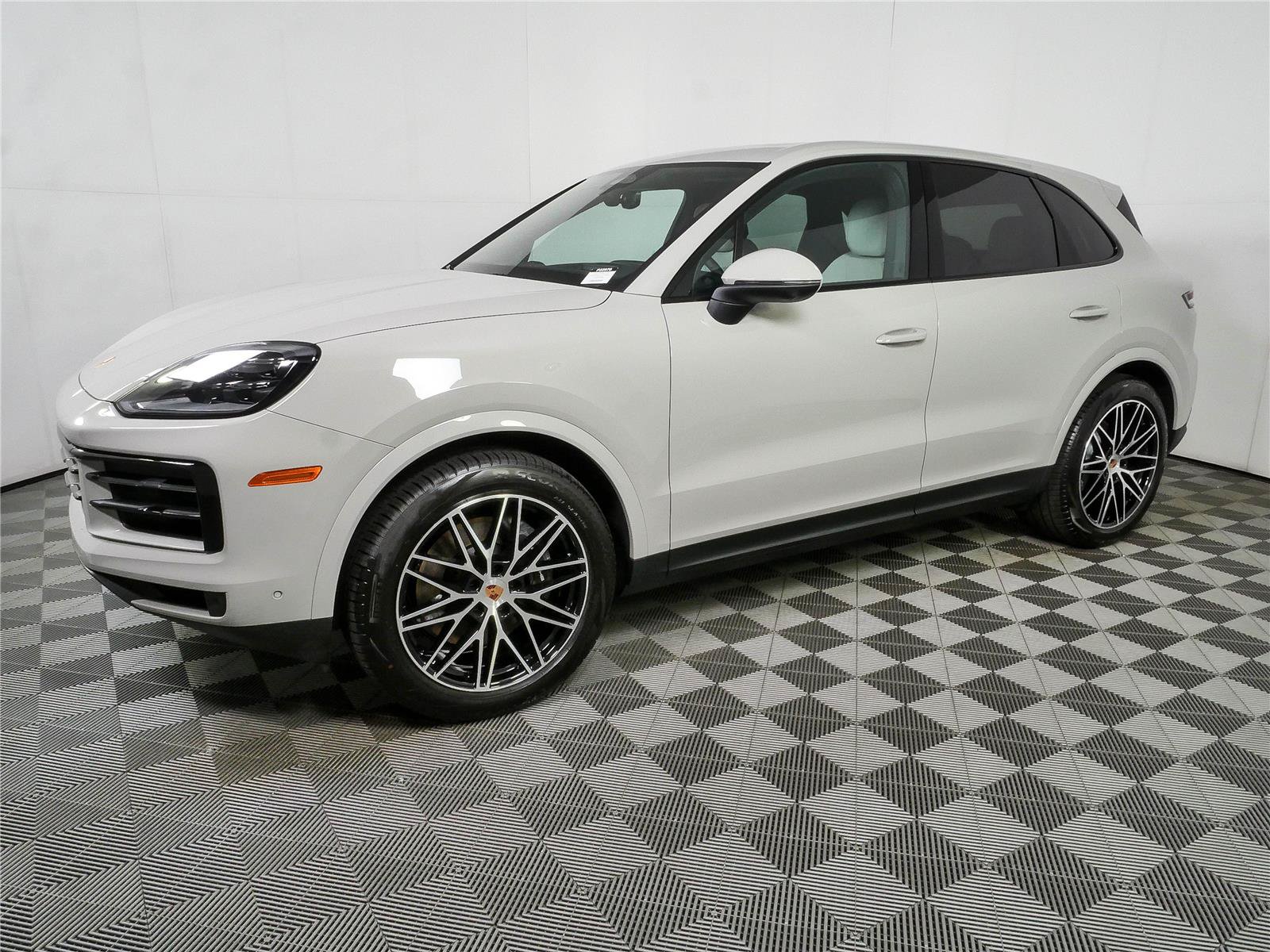 New 2026 Porsche Cayenne AWD/4WD image 2