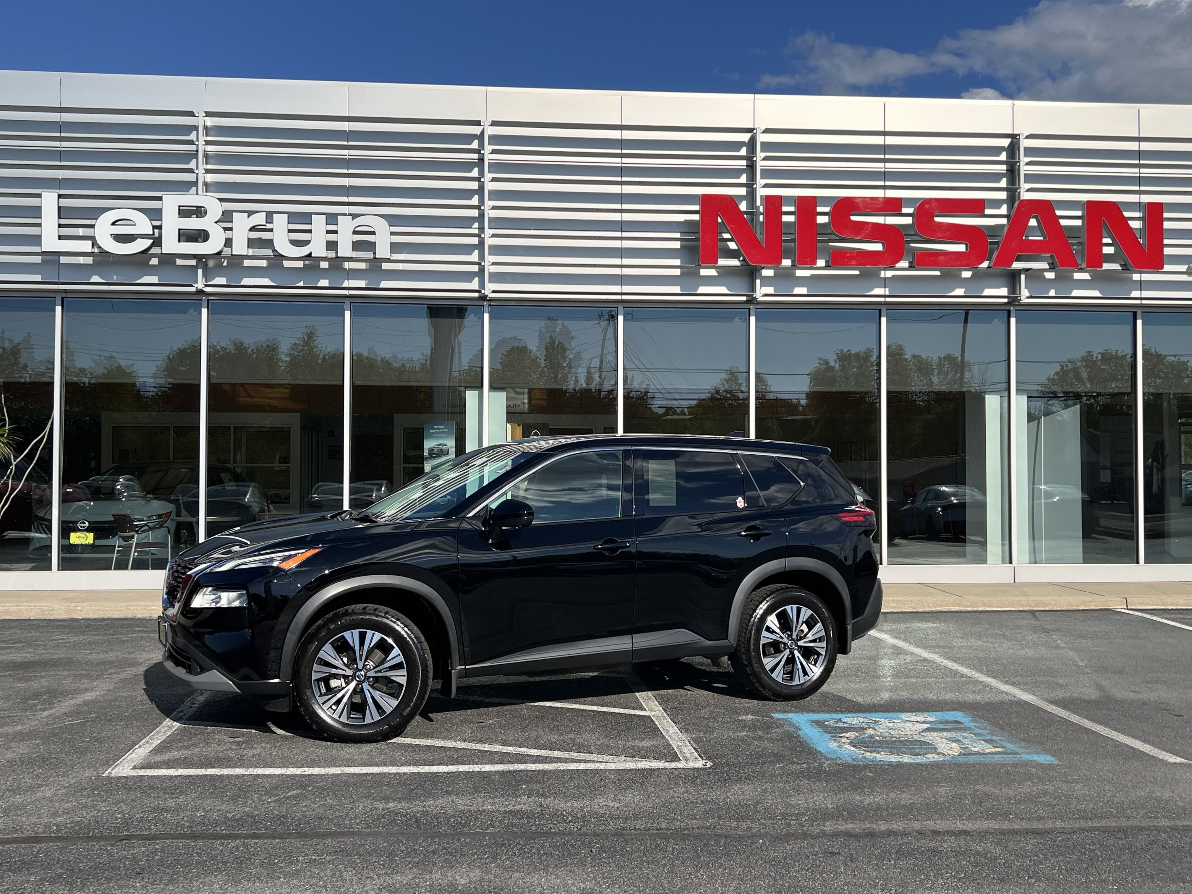 Used 2021 Nissan Rogue SV AWD/4WD image 1