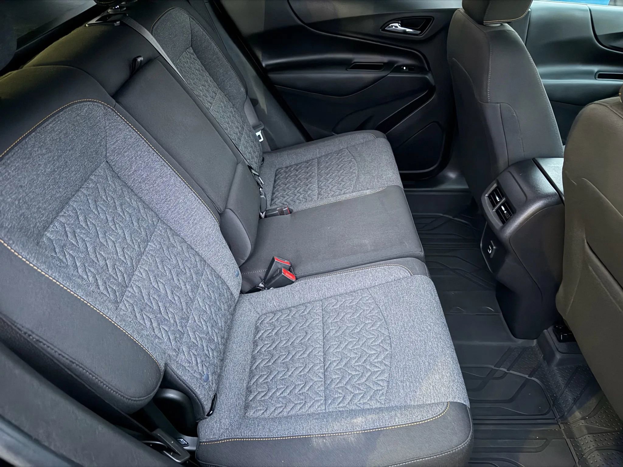 Used 2022 Chevrolet Equinox LT w/ LPO, Floor Liner Package image 18