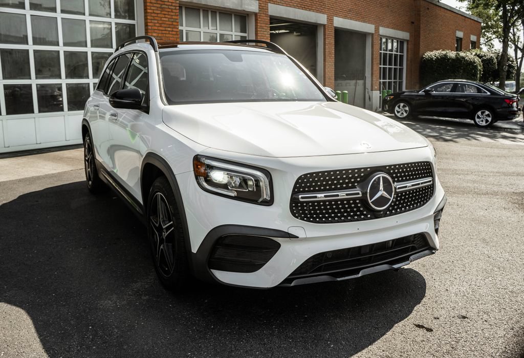 Used 2021 Mercedes-Benz GLB 250 4MATIC image 5