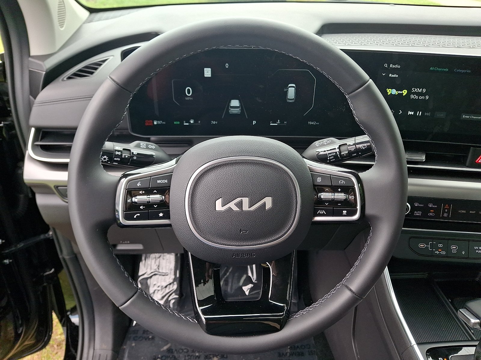 Used 2026 Kia Carnival SX w/ SX Dark Edition Package FWD image 21