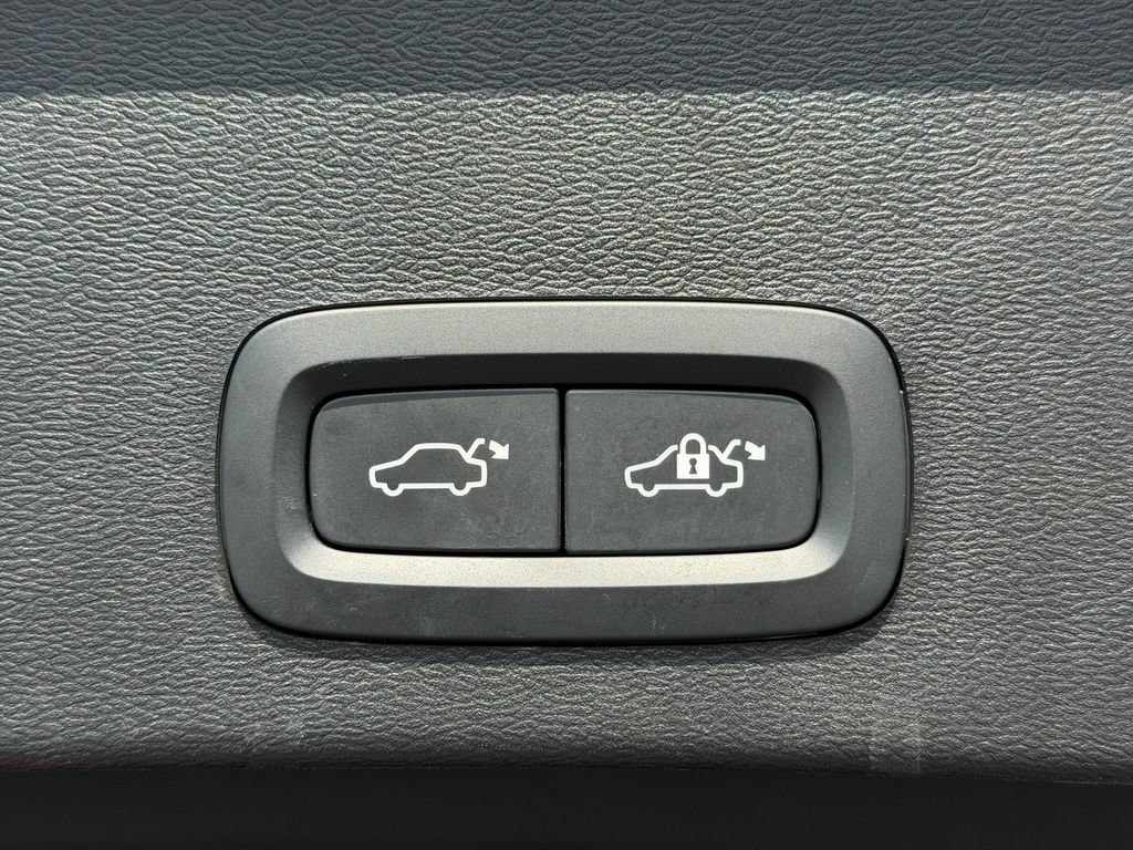 Certified 2023 Volvo XC40 Recharge Plus AWD/4WD image 20