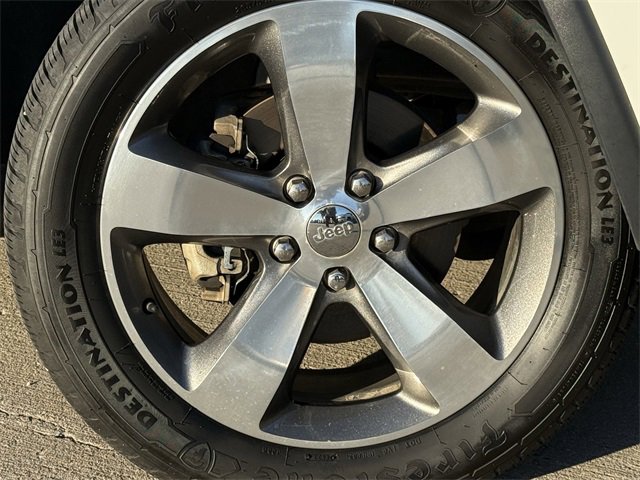 Used 2017 Jeep Grand Cherokee Limited image 9