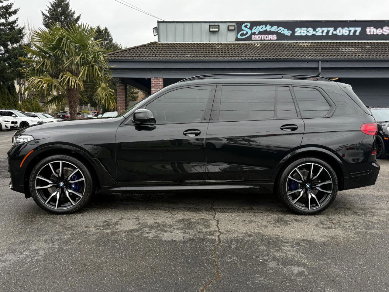 Used 2020 BMW X7 xDrive40i w/ M Sport Package image 3