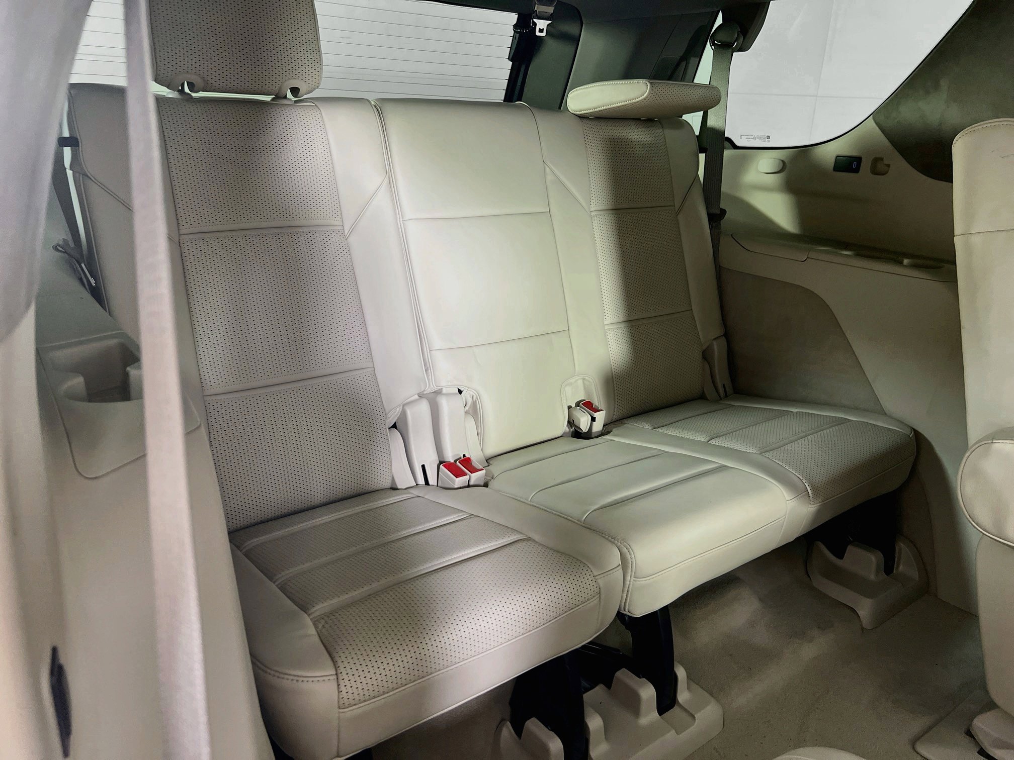 Used 2022 Cadillac Escalade Premium Luxury Platinum AWD/4WD image 30