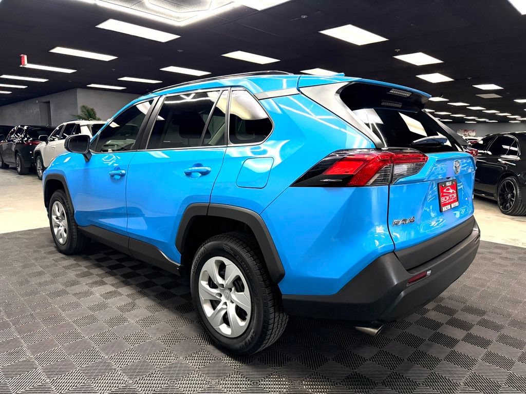 Used 2020 Toyota RAV4 LE FWD image 11