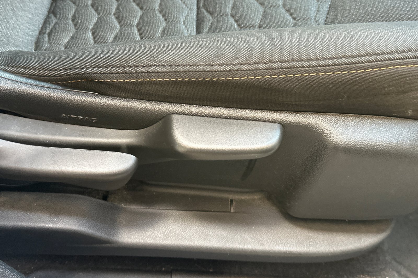 Used 2019 Chevrolet Equinox LT FWD image 23