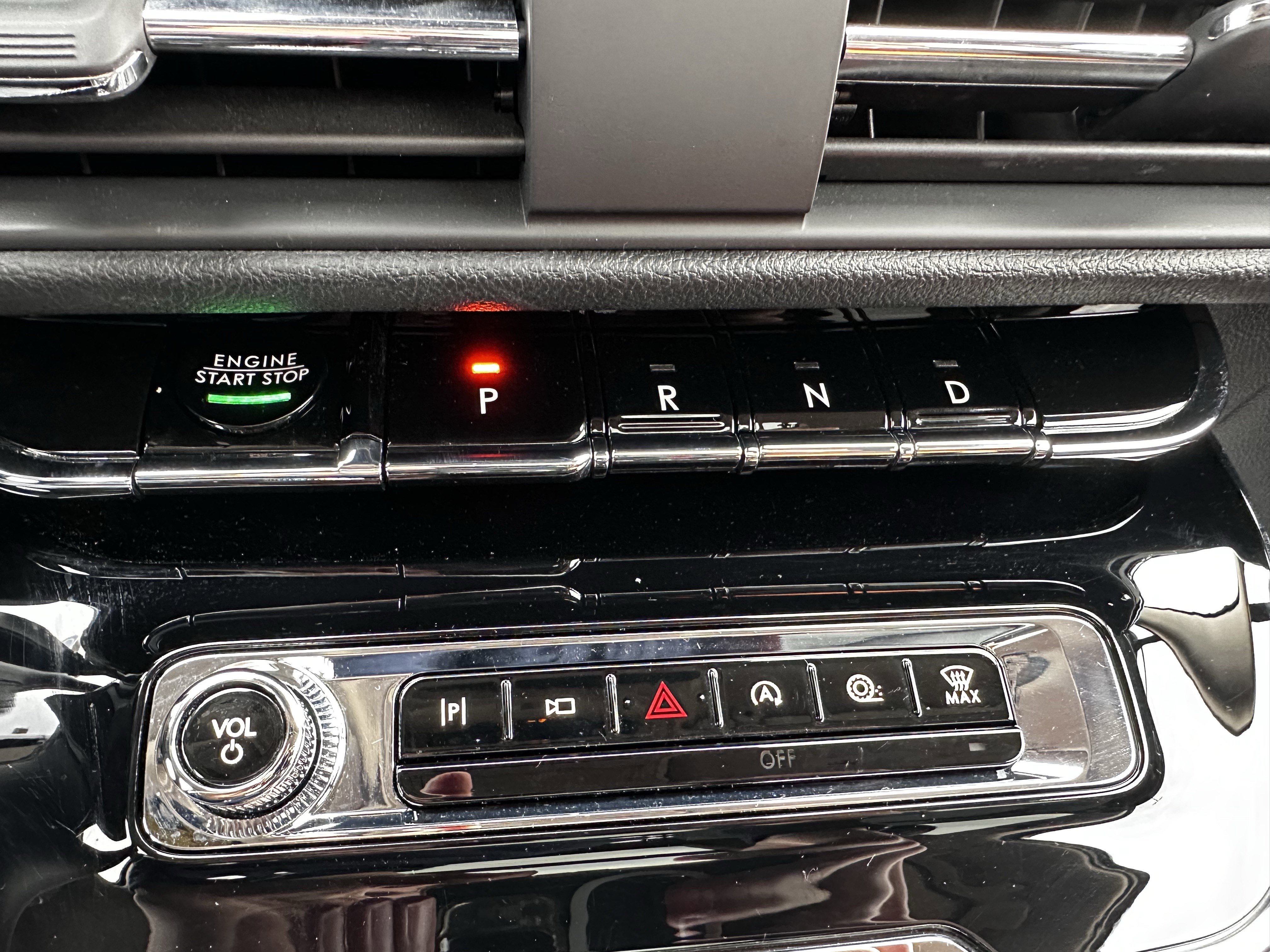 Used 2023 Lincoln Corsair Reserve w/ Equipment Group 201A image 17