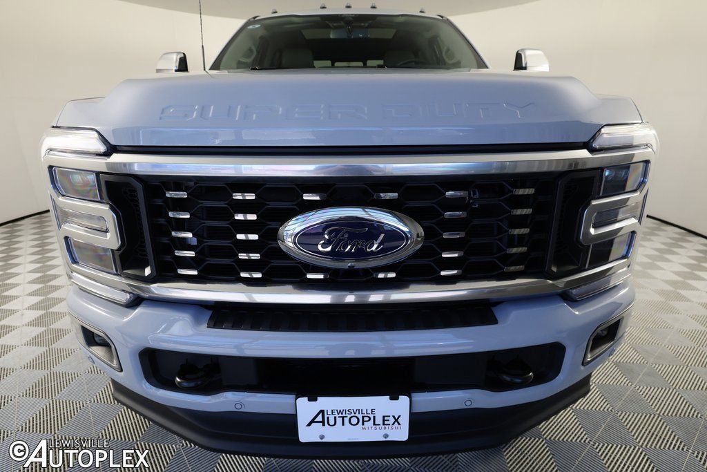 Used 2025 Ford F350 Platinum w/ Platinum Plus Package image 2