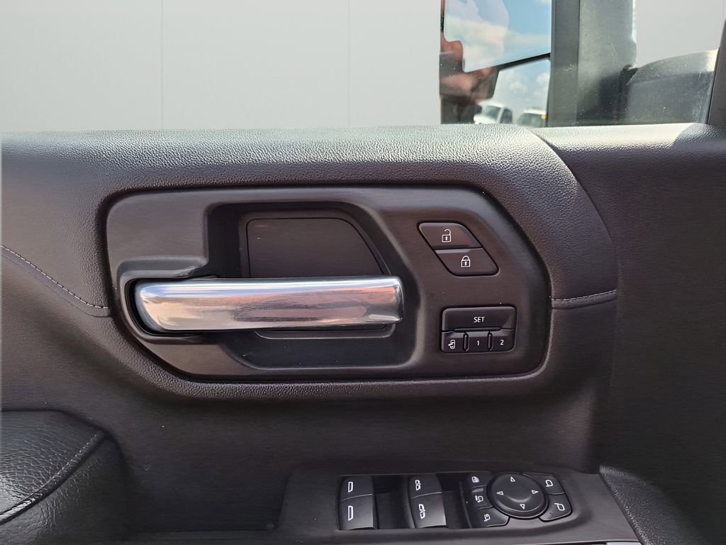 Used 2021 GMC Sierra 3500 Denali AWD/4WD image 27