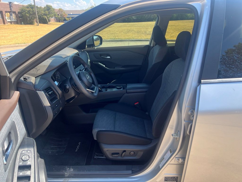 Used 2023 Nissan Rogue SV AWD/4WD image 24