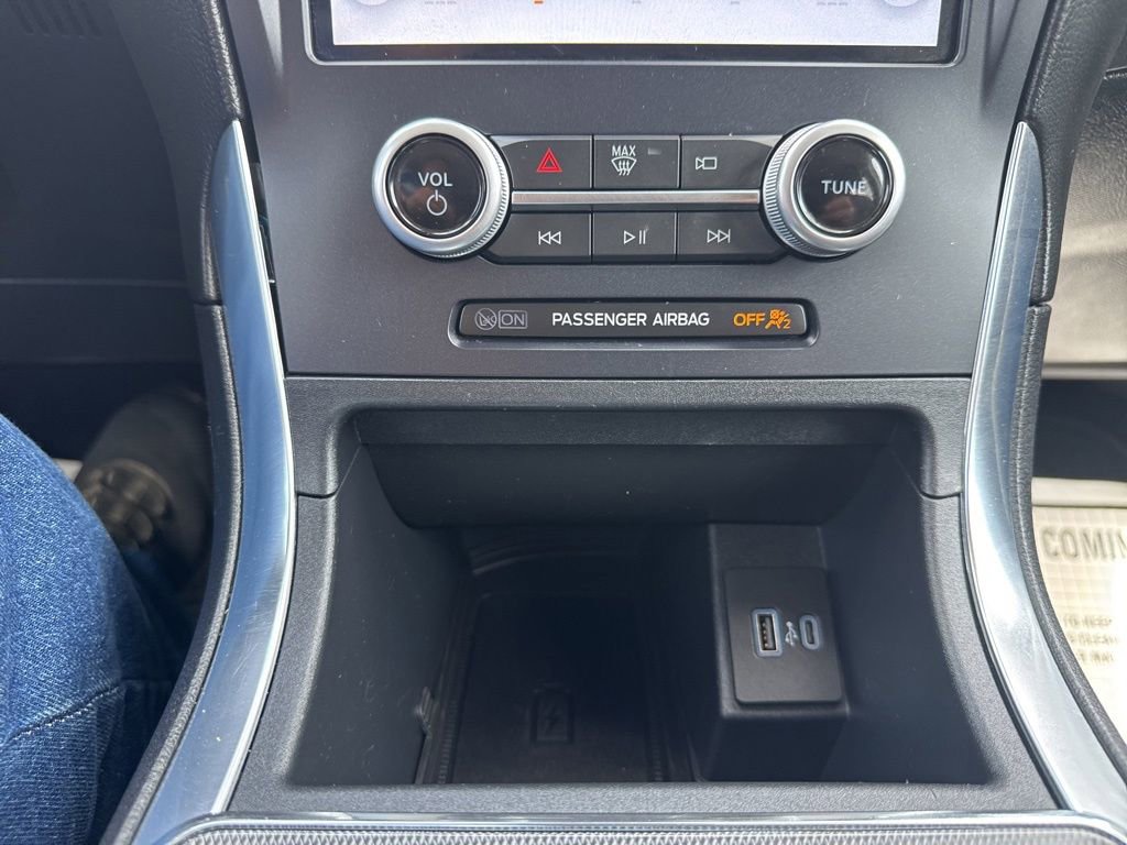 Used 2021 Ford Edge Titanium image 33