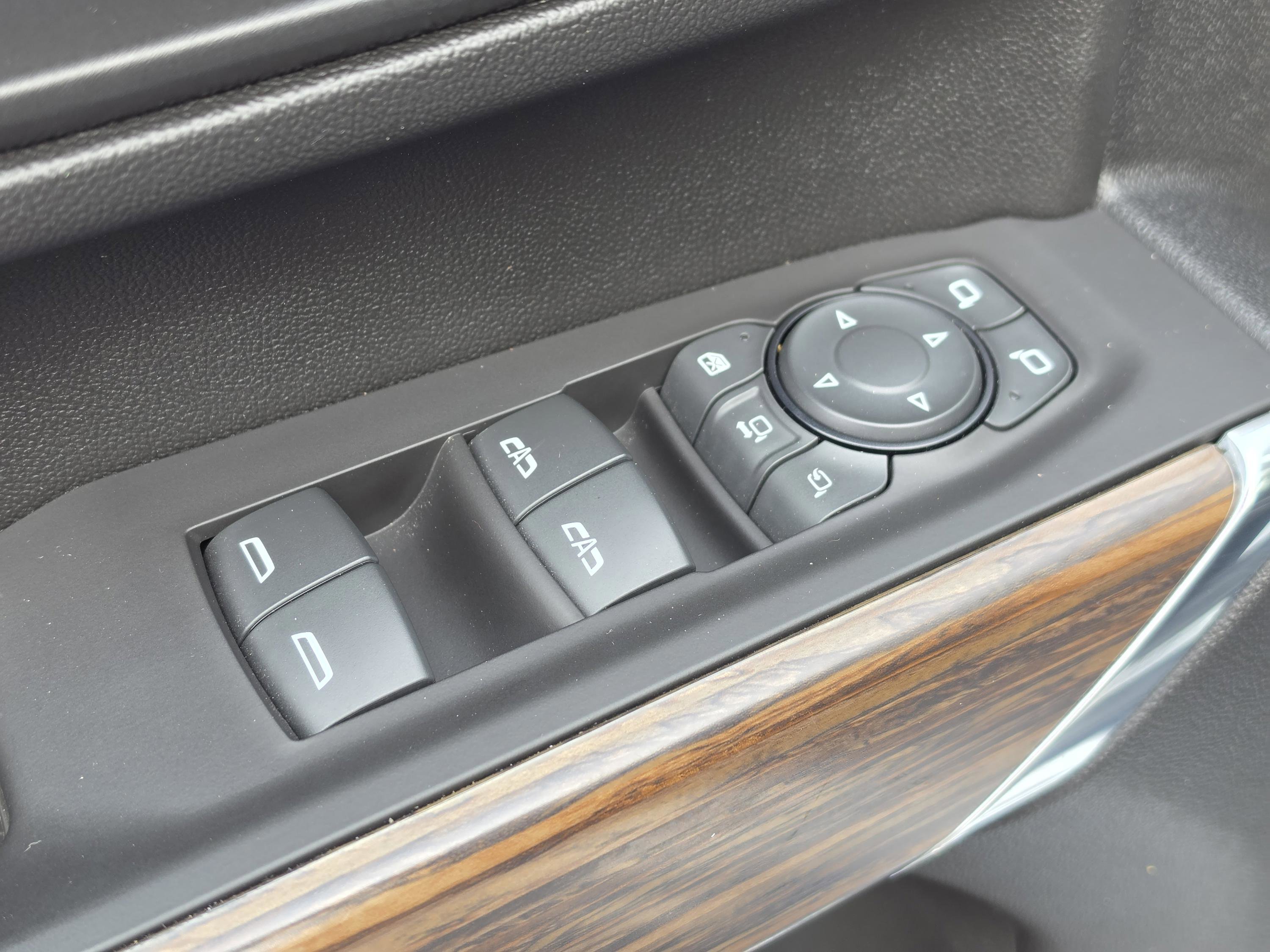 Used 2020 Chevrolet Silverado 2500 High Country w/ Technology Package image 24