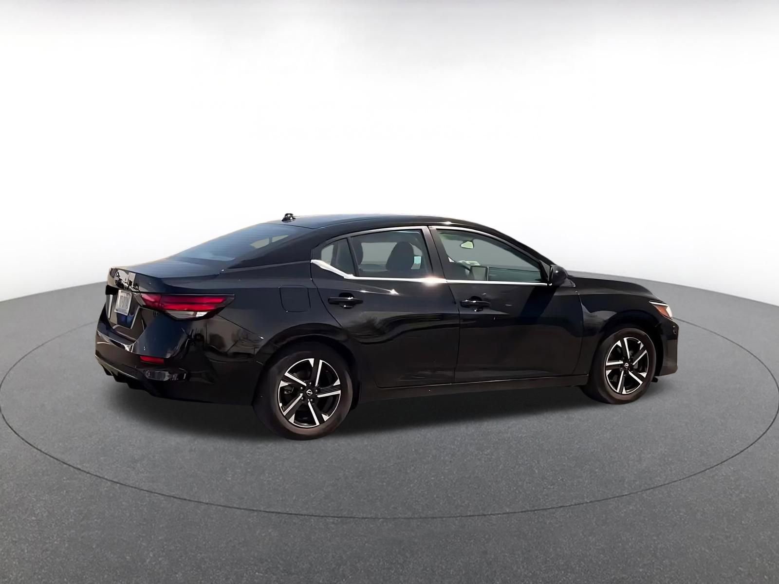 Used 2025 Nissan Sentra SV image 15