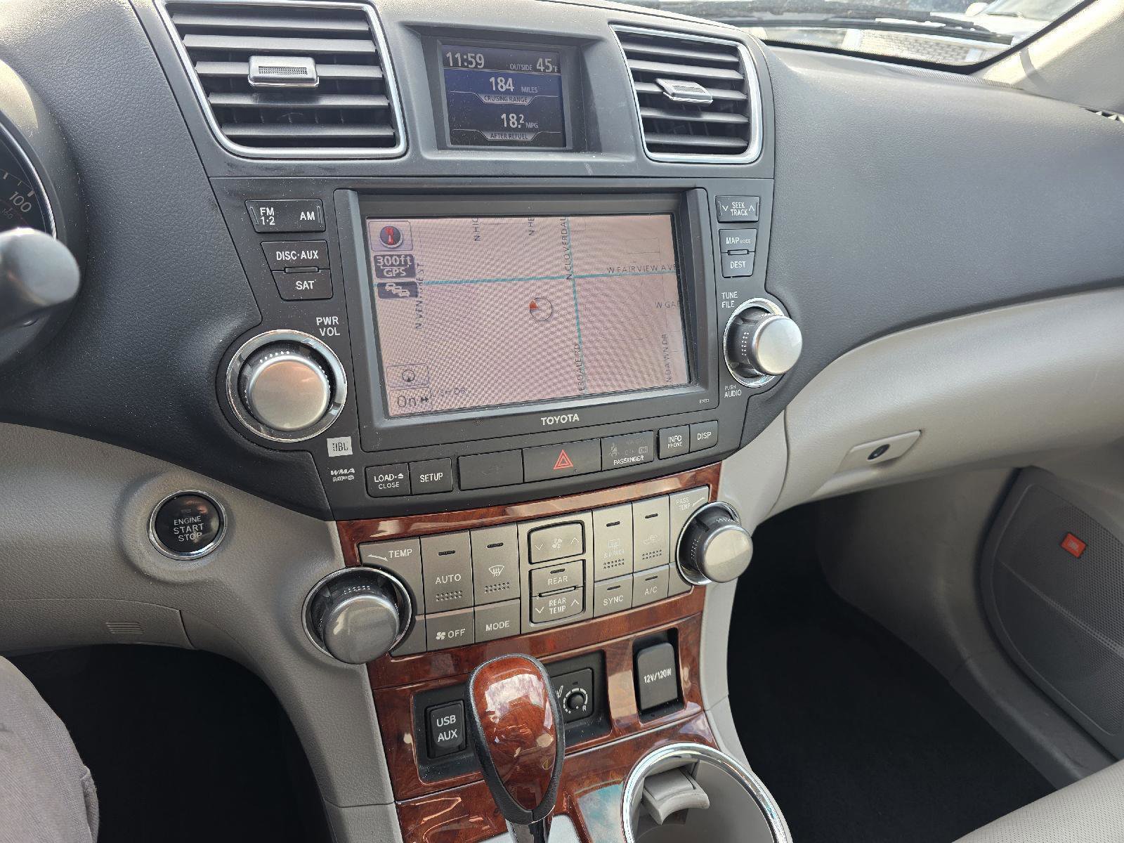 Used 2011 Toyota Highlander Limited w/ Tow Pkg image 17