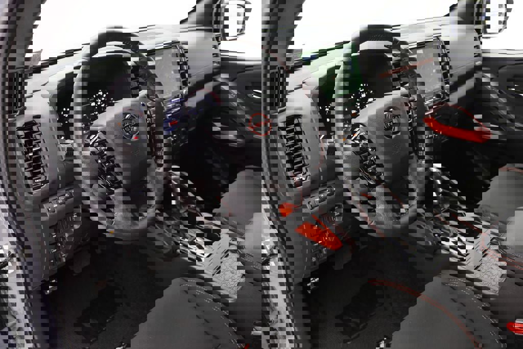 Used 2023 Nissan Frontier PRO-4X w/ Pro Convenience Package image 18