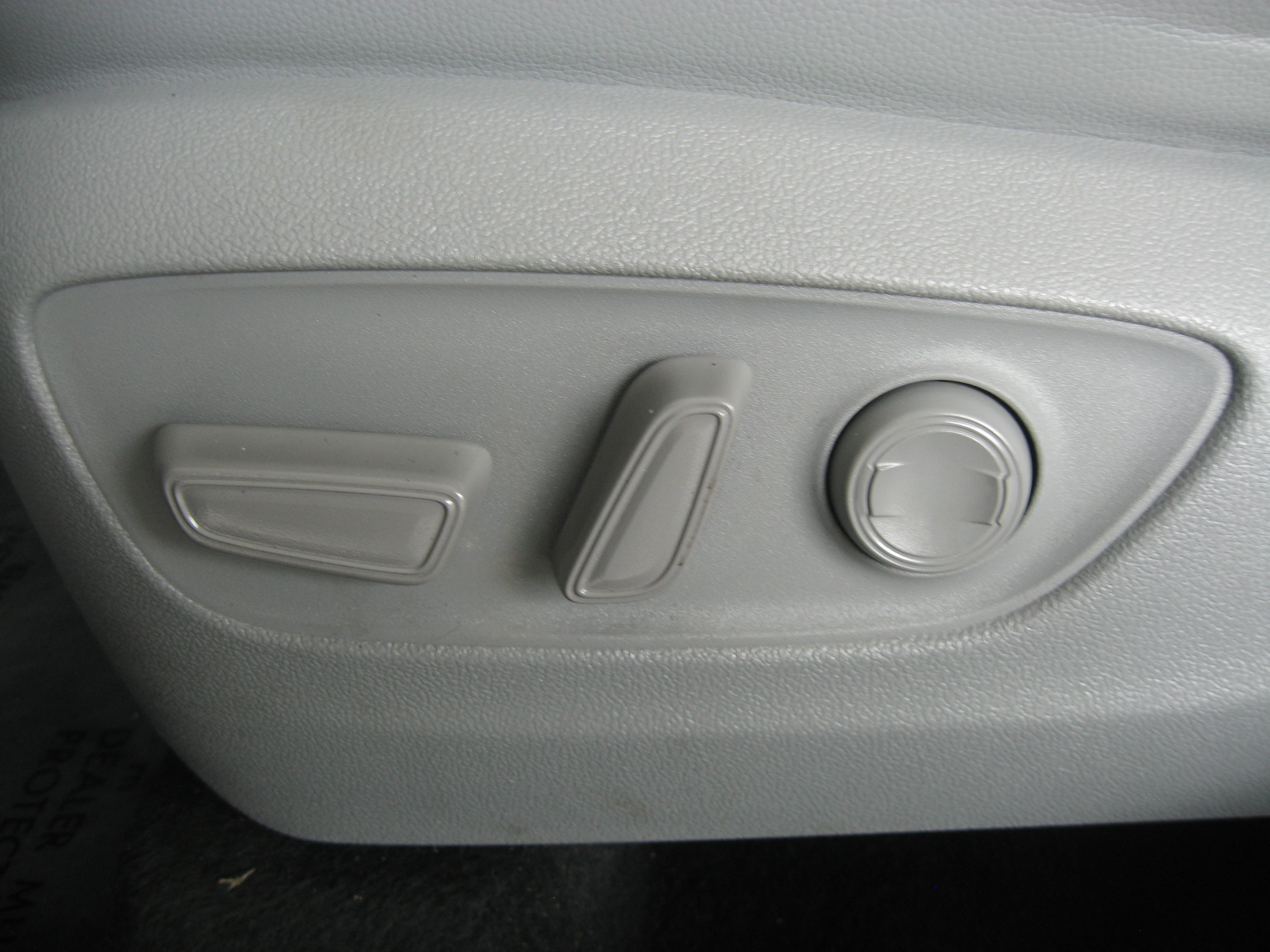 Used 2022 Toyota Highlander XLE image 14